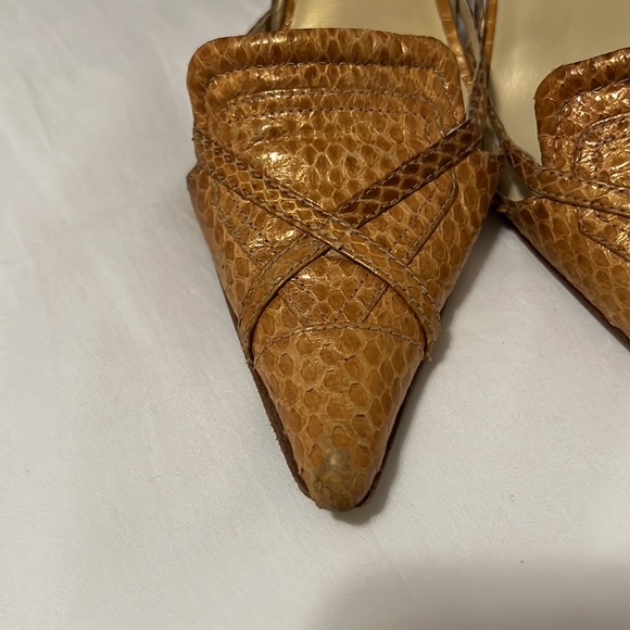 Over the shoulder Bebe Bag & Gorgeous Bebe leatherkitten heels size 8.5 - - Picture 6 of 13